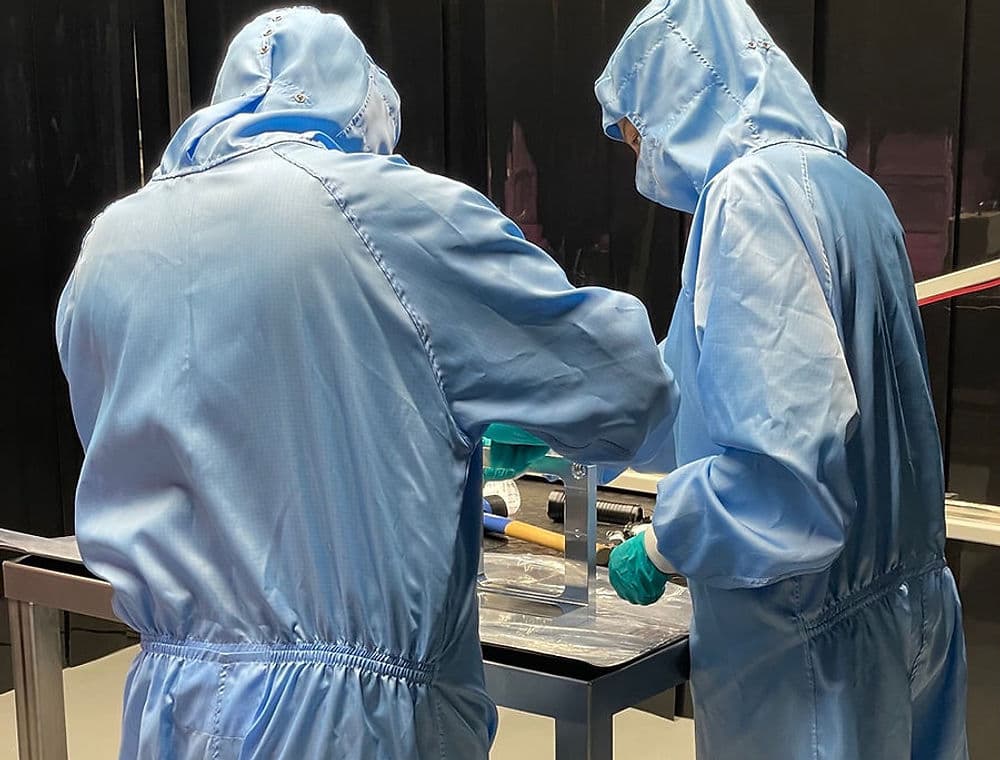 ISO 6 clean room