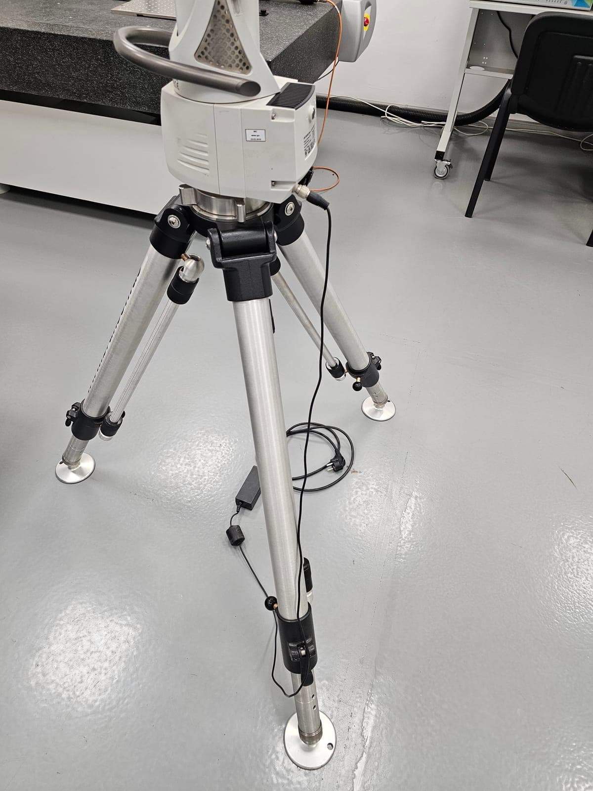 Brunson tripod under the arm base